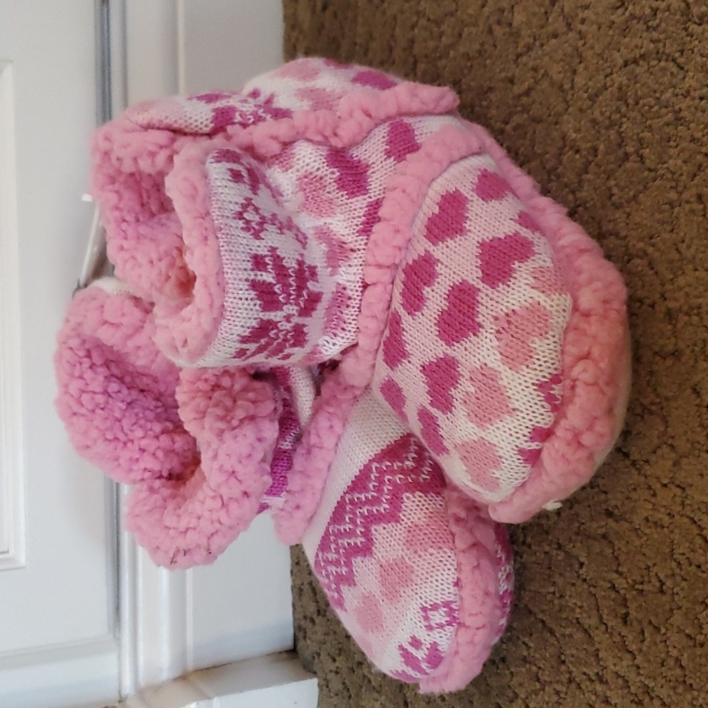 Girls SKIDDERS Knitted Bootie Slippers Sherpa Trim Size S 12/13 M 1/2 heart NWT